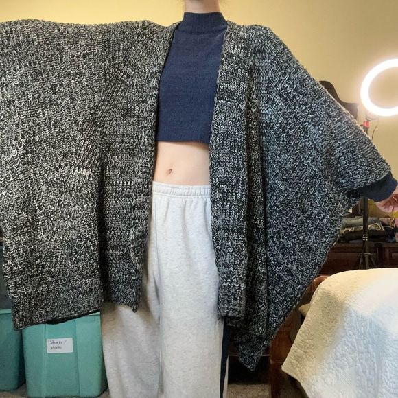Women’s Oversized Soft Surroundings Black & White Knit Shawl Sweater One Size - Picture 6 of 14